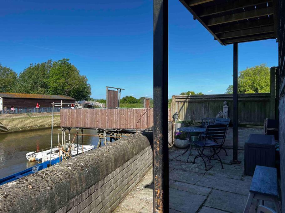 Holiday home Quirky 1 Bedroom Barn On The River In Arundel