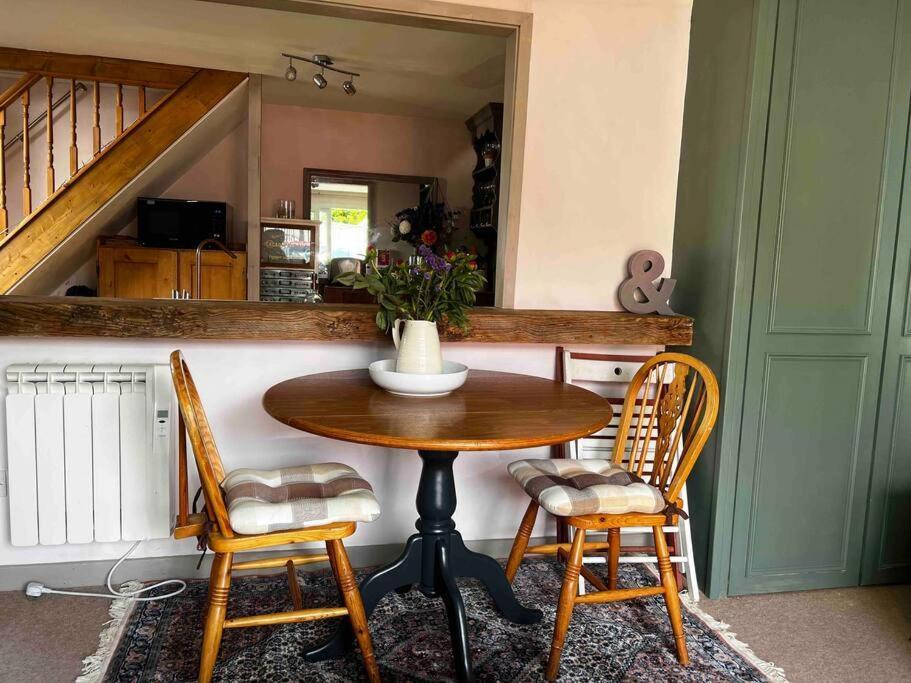 Quirky 1 Bedroom Barn On The River In Holiday home Arundel